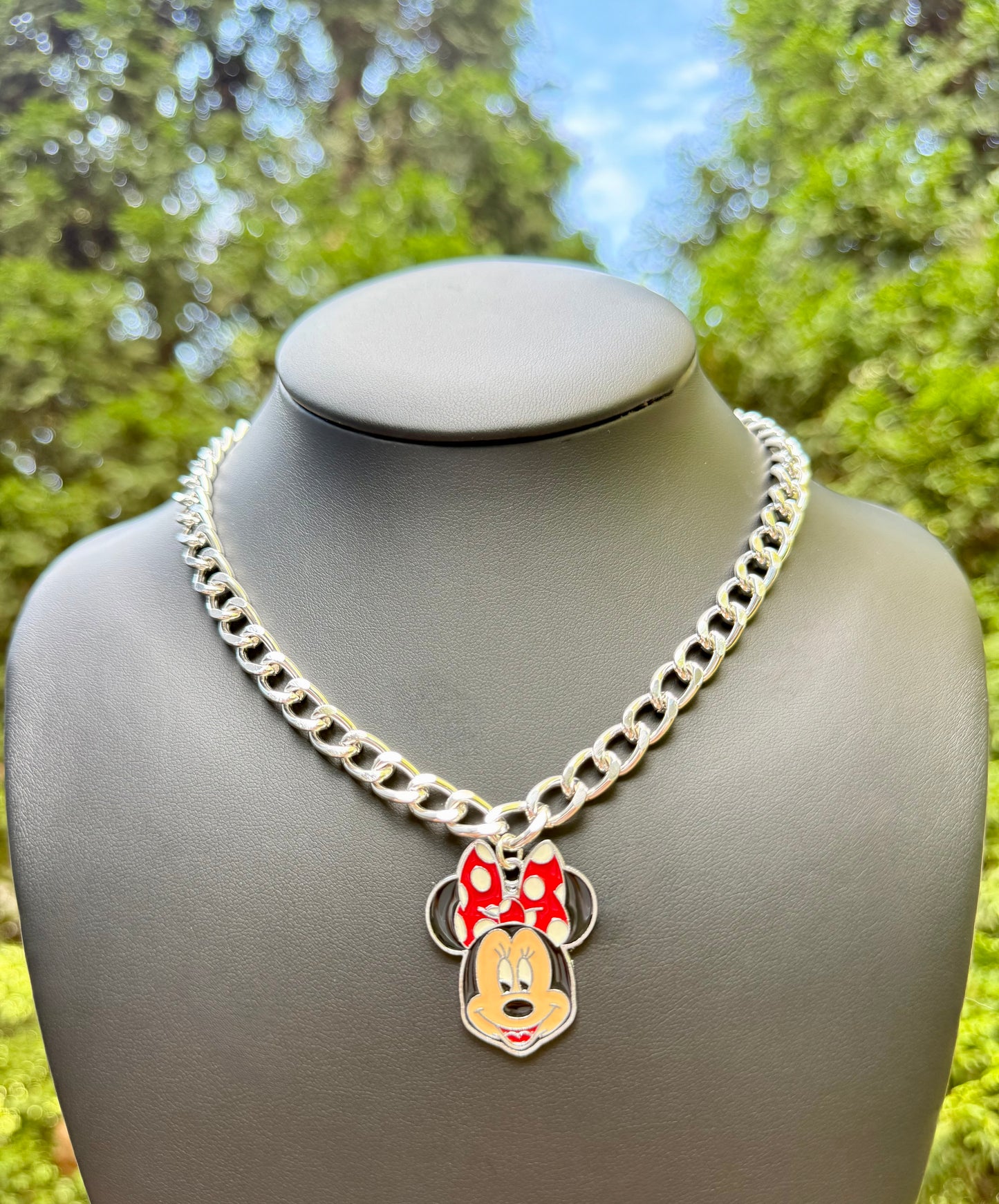 Bow'd & Bold | Main Street King