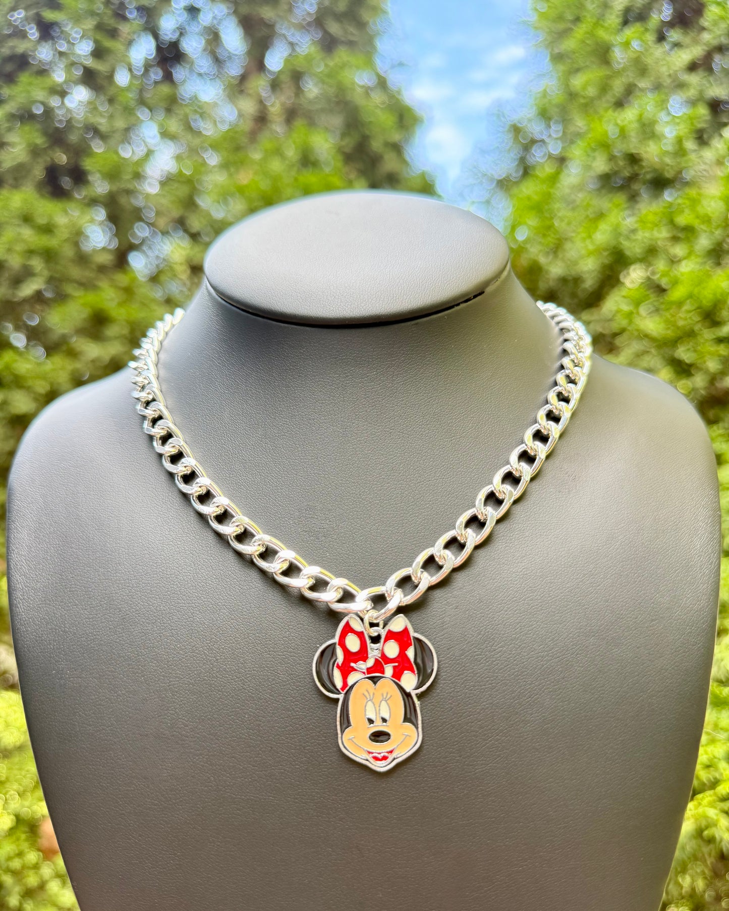 Bow'd & Bold | Main Street King