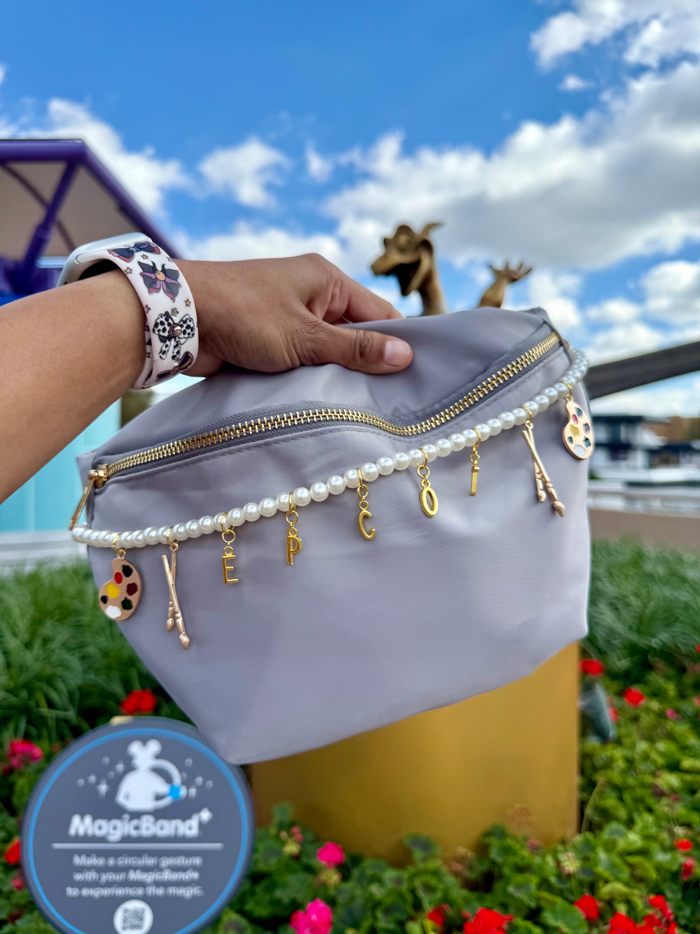 Festival of Arts bag chain