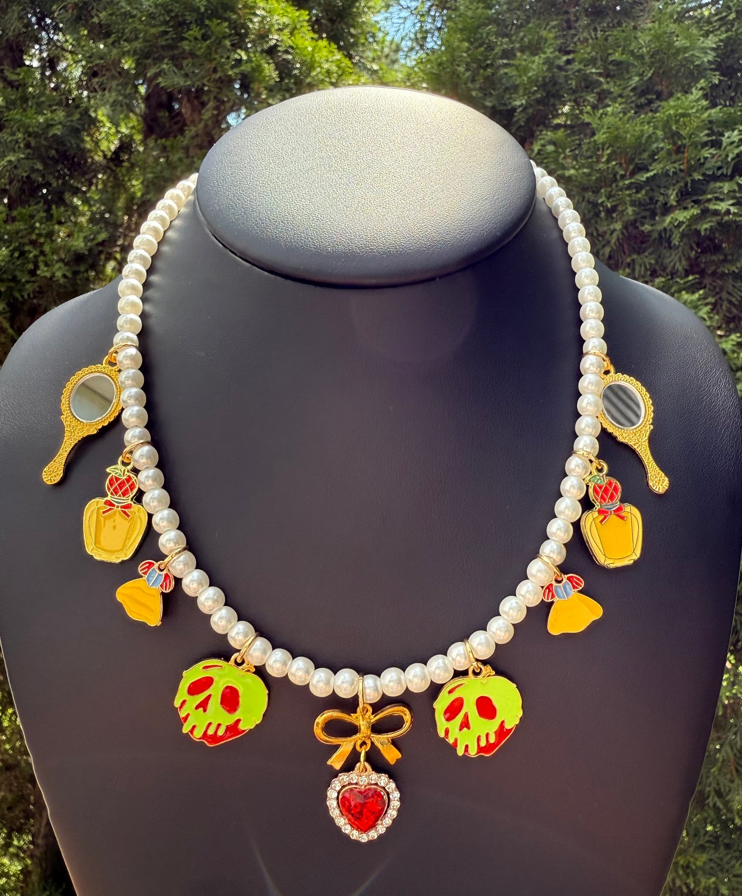 Poisoned Beauty Necklace