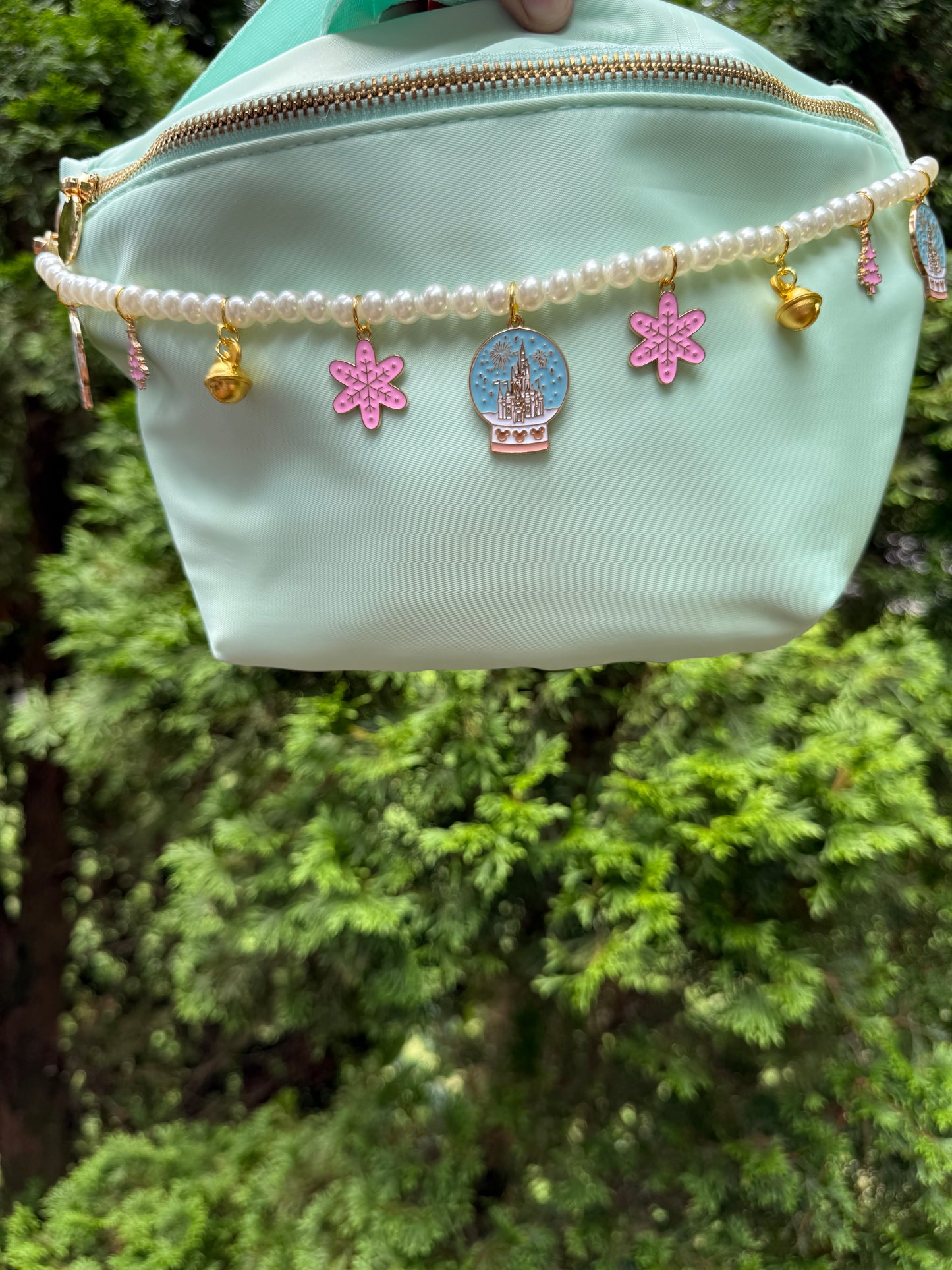 Holiday Magic Pearl Bag Chain