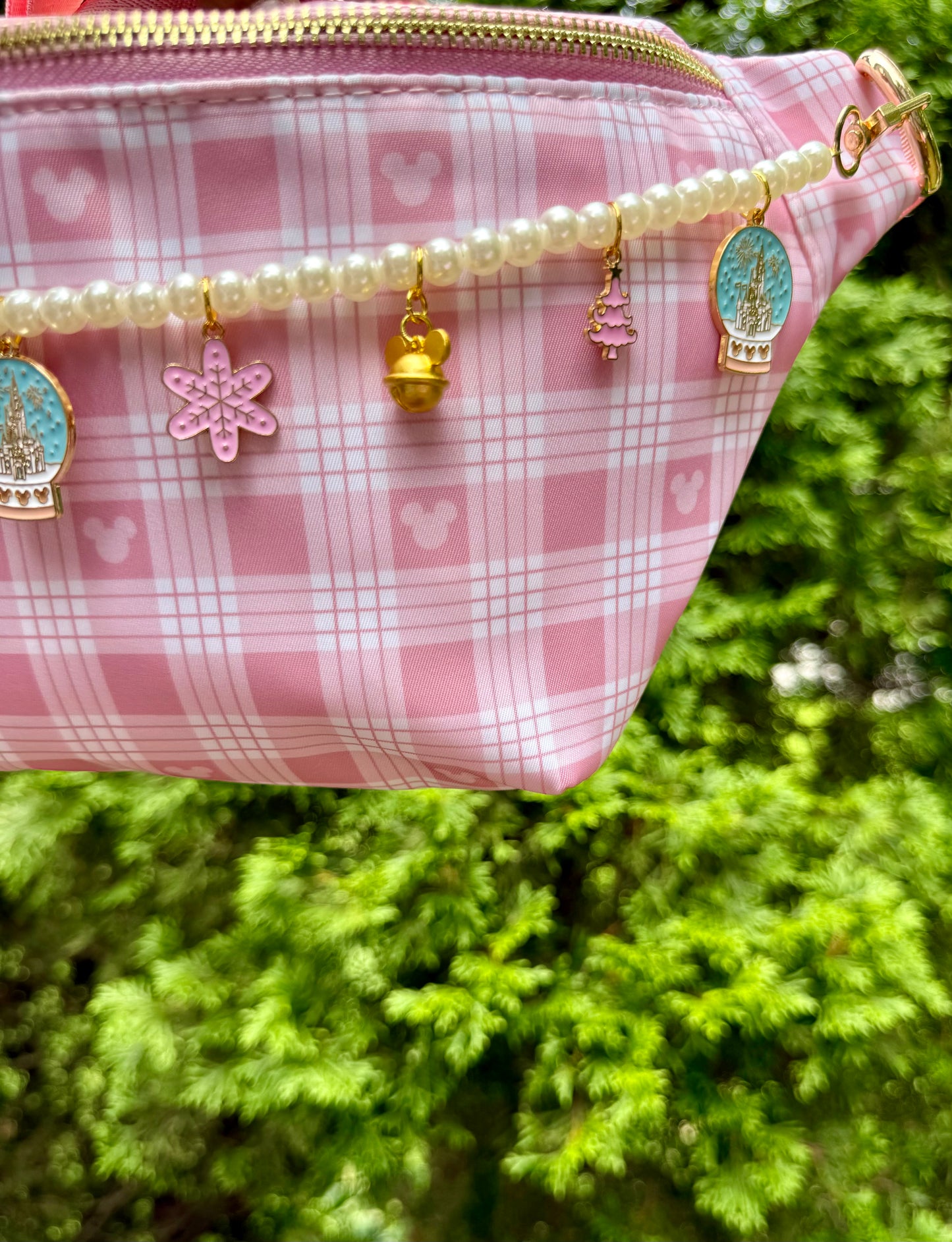 Holiday Magic Pearl Bag Chain