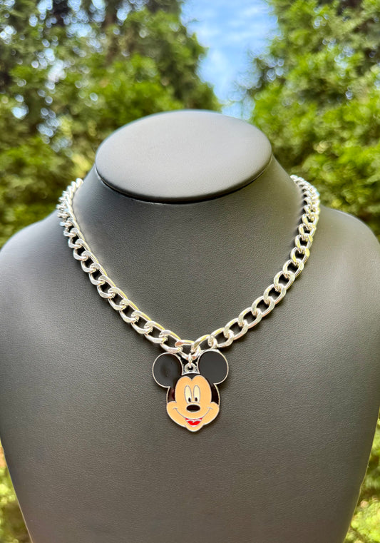 Bow'd & Bold | Main Street King